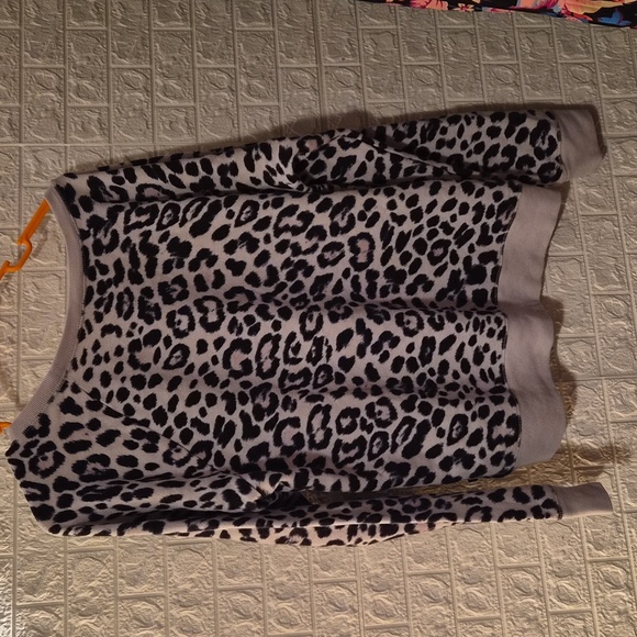 vs leopard sweat shirt - Picture 7 of 7